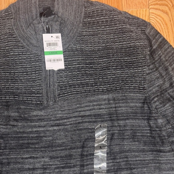 Men's Gray Half-Zip Sweater - Picture 4 of 4
